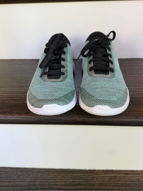 Women's Nike Flex Experience RN7 Athletic Running Shoe Size 7 Green 908996-003